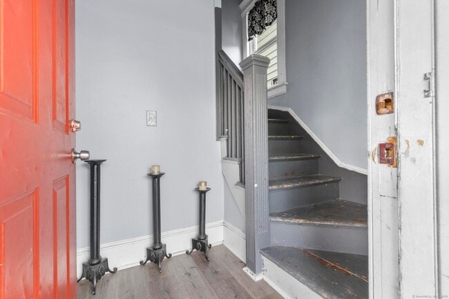 Photo - 565 Carroll Ave Unit 2