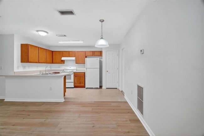 Photo - 525 Paulling Dr