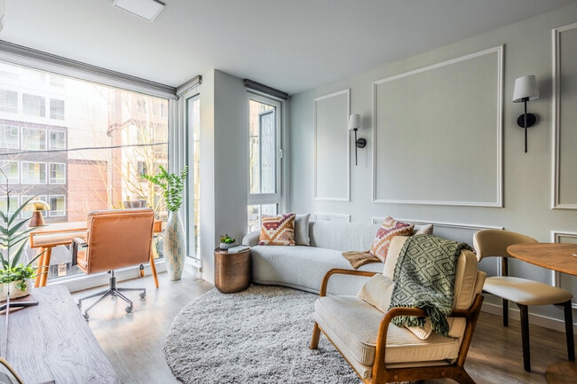 Photo - 320 Queen Anne Ave N Unit ID1378257P