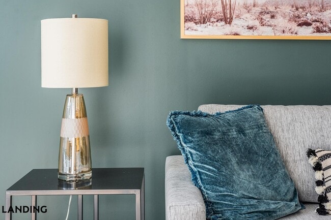 Building Photo - 909 Mansion Dr Unit 750-407