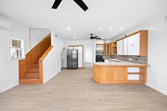 Photo - 610 Eastview Dr