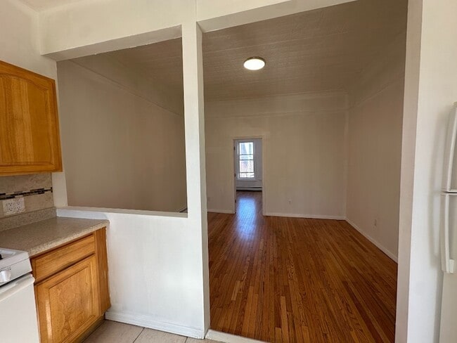 Photo - 8 Carroll St Unit 2