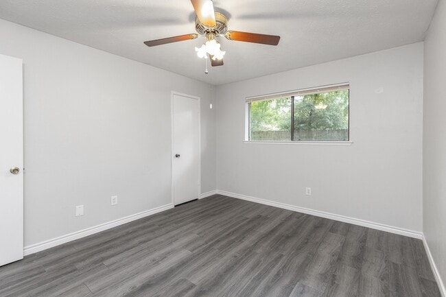 Photo - 4011 Flint Creek Dr