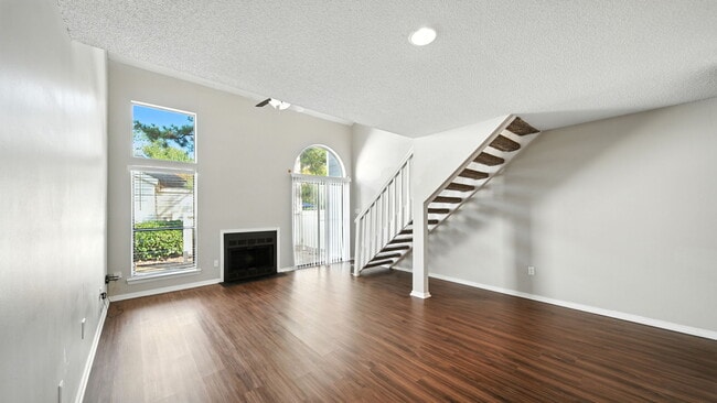 Building Photo - The Vale Apartments and Townhomes