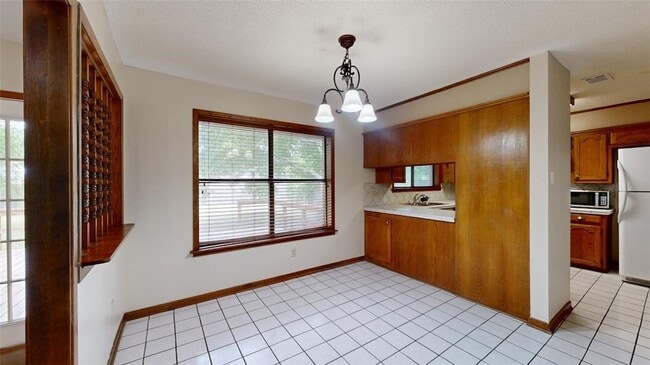 Photo - 2704 Wilderness Dr N