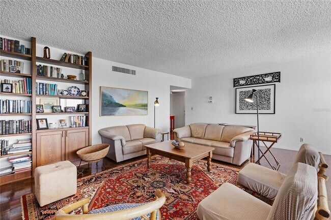 Photo - 601 Longboat Club Rd