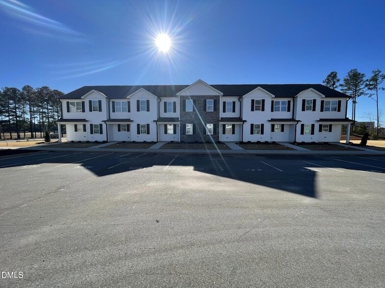 Photo - 1023 Peony Ln