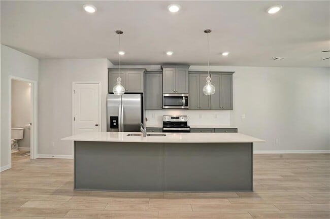 Photo - 3170 Washburn St SE