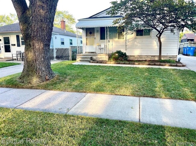 Building Photo - 5627 Clippert St