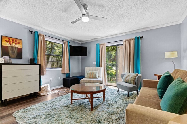 Building Photo - 4531 SW 44th Ln Unit ID1359103P