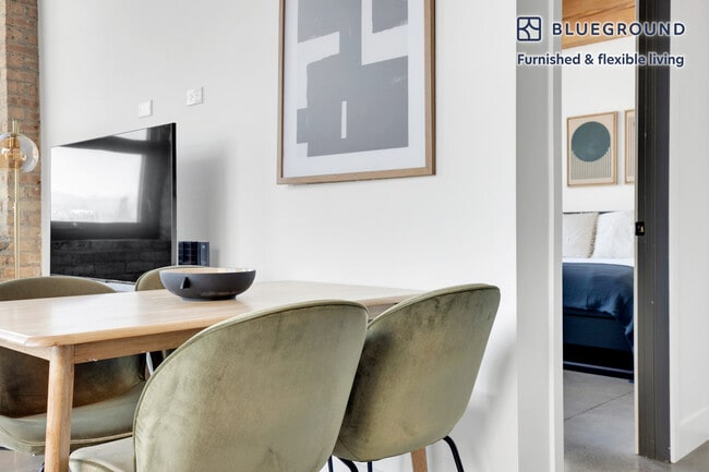 Photo - 2061 N Southport Ave Unit FL3-ID566