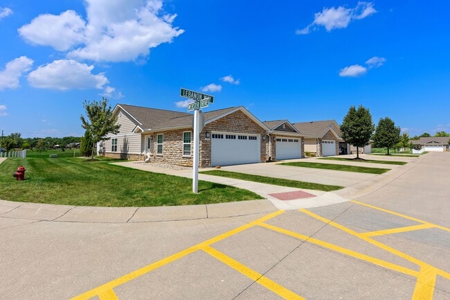 Photo - Redwood Noblesville Webster Drive
