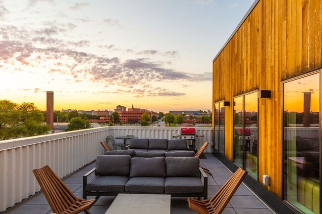Photo - Rowat Lofts Apartments