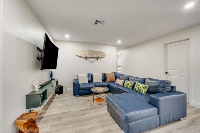 Photo - 415 N Shore Dr Unit SI ID1459973P