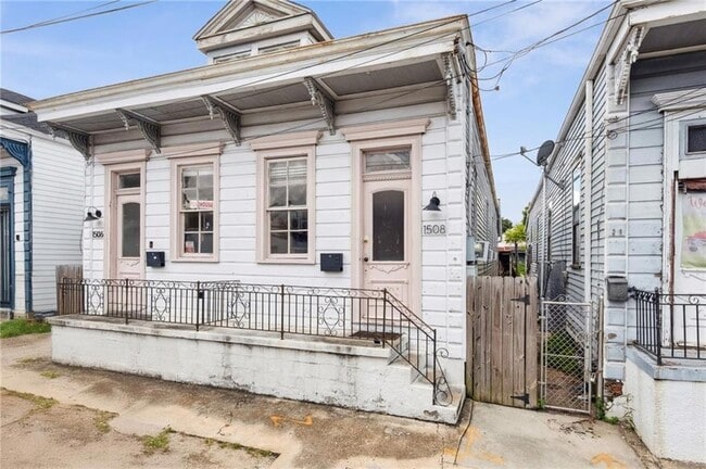 Building Photo - 1508 Music St