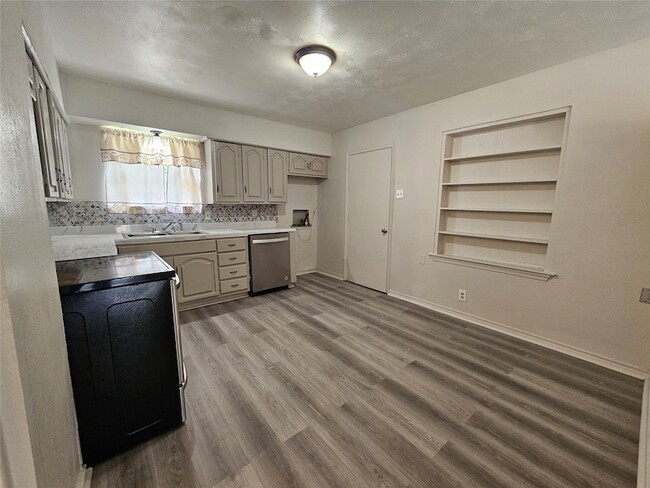 Photo - 119 Palm Oak Dr