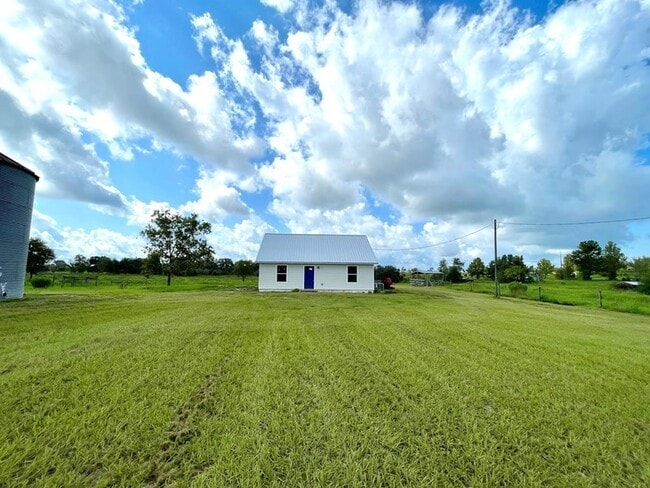 Building Photo - 11490 NE 30th St