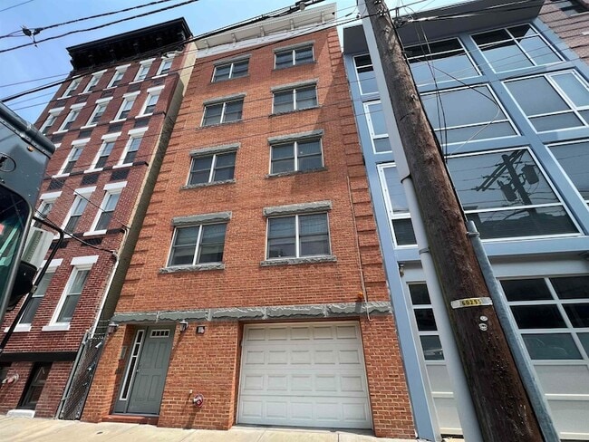 Building Photo - 613 Monroe St Unit 4