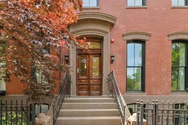 Building Photo - 541 Massachusetts Ave Unit 3