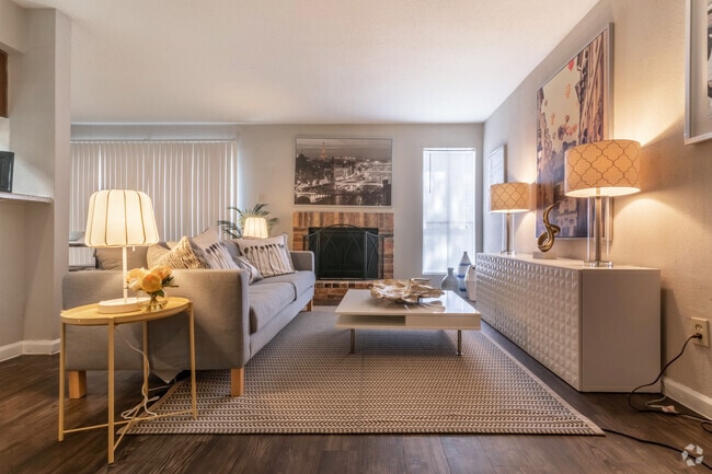 Interior Photo - Oaks of Ashford Point - Briar Village