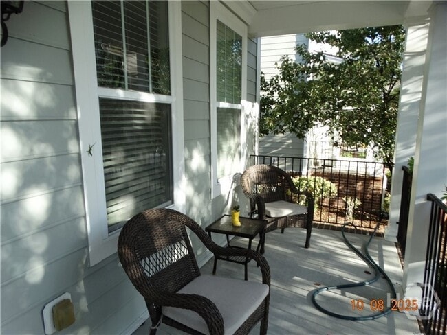 Photo - 323 Lakeview Dr