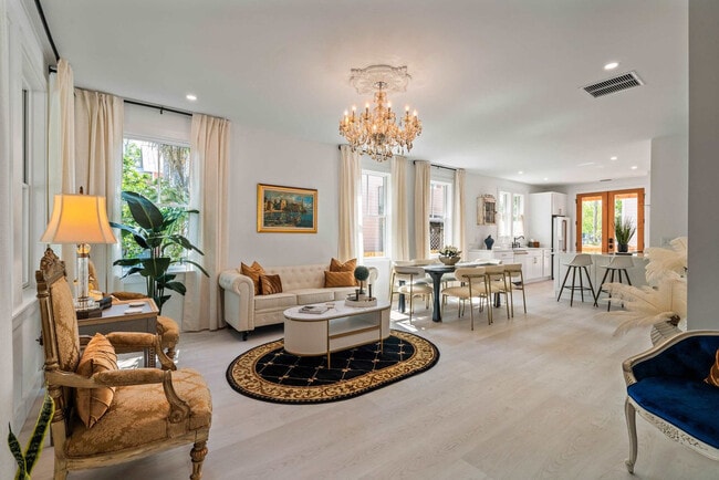 Building Photo - 28 W Castillo Dr Unit ID1281929P