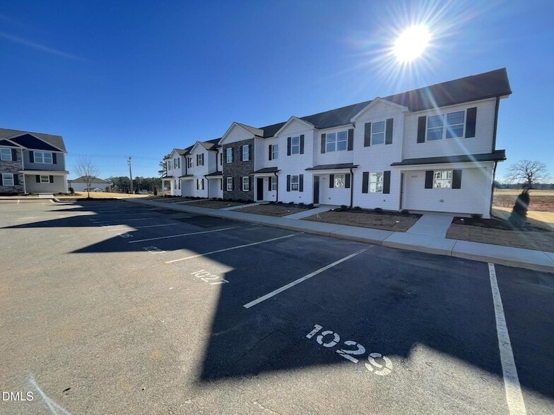 Photo - 1029 Peony Ln