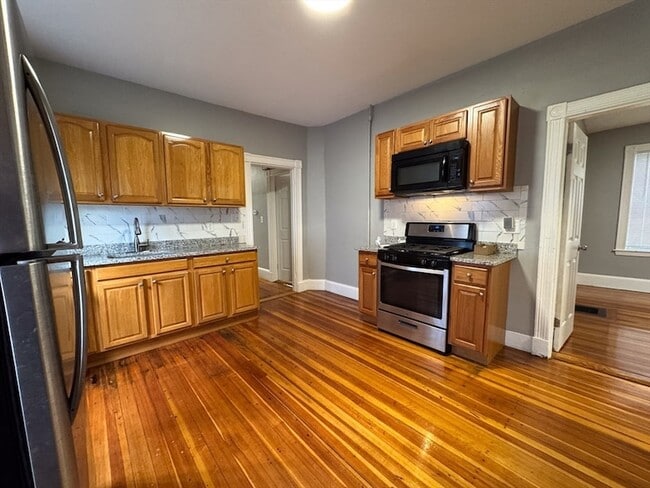 Building Photo - 12 Dalrymple St