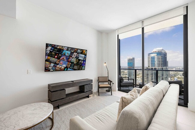 Building Photo - 159 NE 6th St Unit FL51-ID1060838P