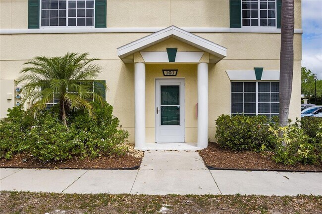 Building Photo - 208 Cape Harbour Loop