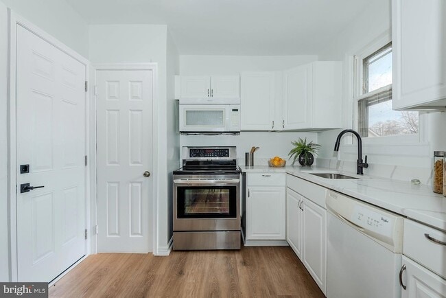 Photo - 108 New Jersey Ave NW