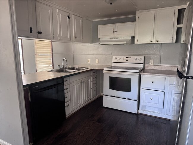 Photo - 422 Westchase St