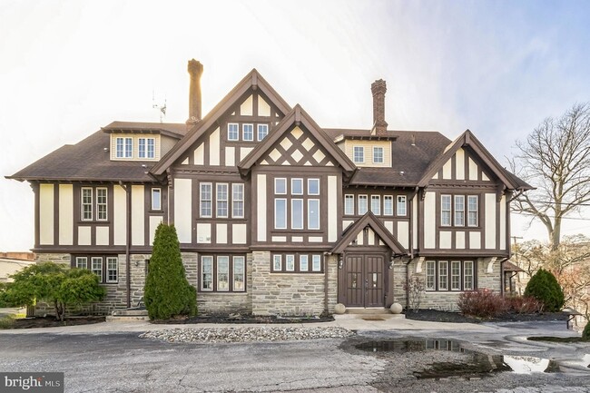 Building Photo - 7220 Ridge Ave