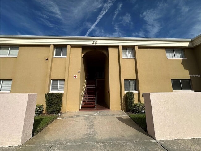 Building Photo - 1000 Lake of the Woods Blvd Unit 201