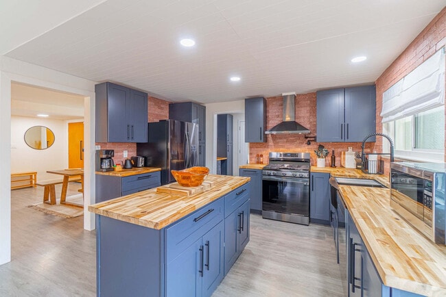 Photo - 2903 Pinewood Dr Unit SI ID1250760P