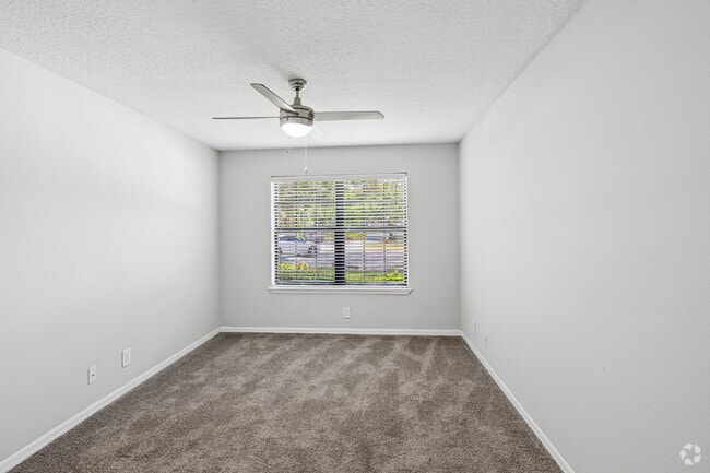 1BR, 1BA - 500SF - Bedroom - Vue at 1400
