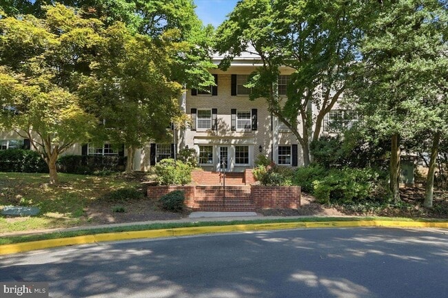 Building Photo - 7600 Tremayne Pl Unit 203