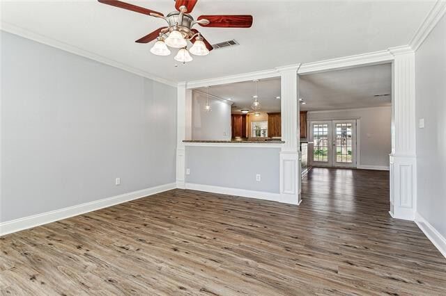 Photo - 620 Markham Dr