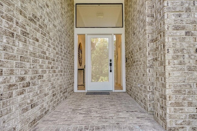 Photo - 3914 Latimer Dr