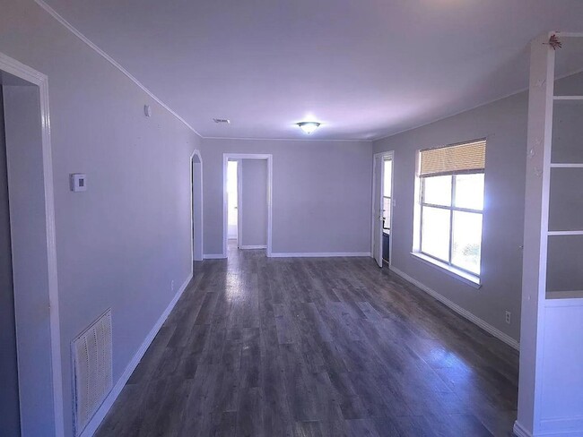 Photo - 405 24th St SE