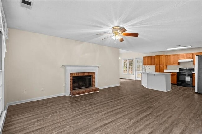 Photo - 2155 Southbrook Ridge NW