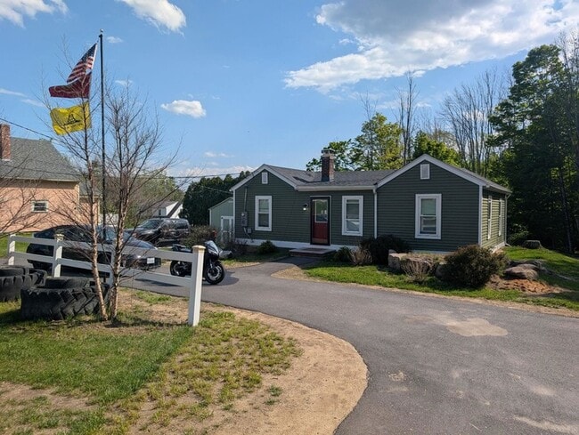 Building Photo - 381 1st NH Turnpike