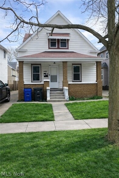 Building Photo - 2219 W 103rd St Unit Up