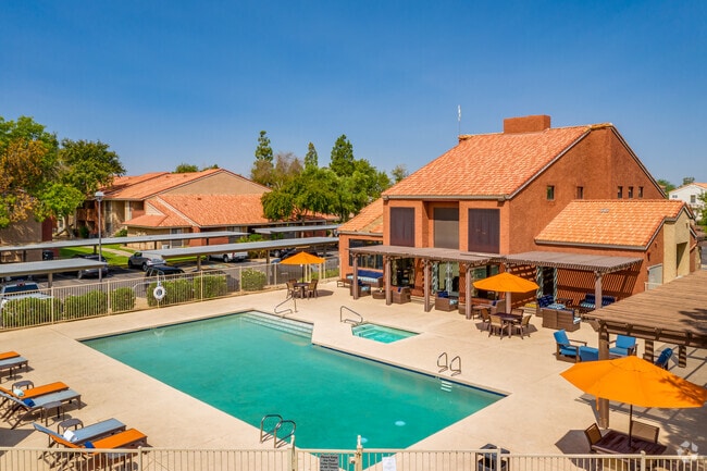 Building Photo - Heritage District