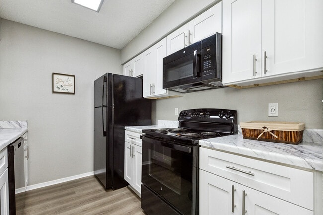 Building Photo - Stonehill - NEW UPGRADES!