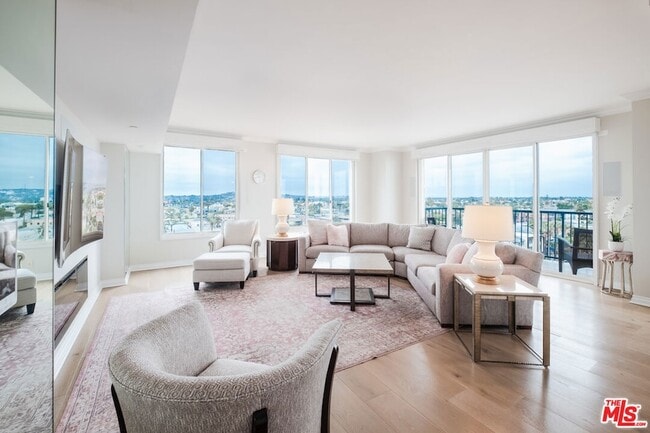 Photo - 850 E Ocean Blvd