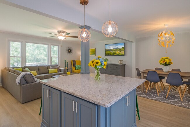 Building Photo - 8800 Nightingale Ln Unit ID1293786P