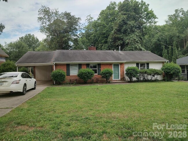 Building Photo - 750 Brockbank Rd
