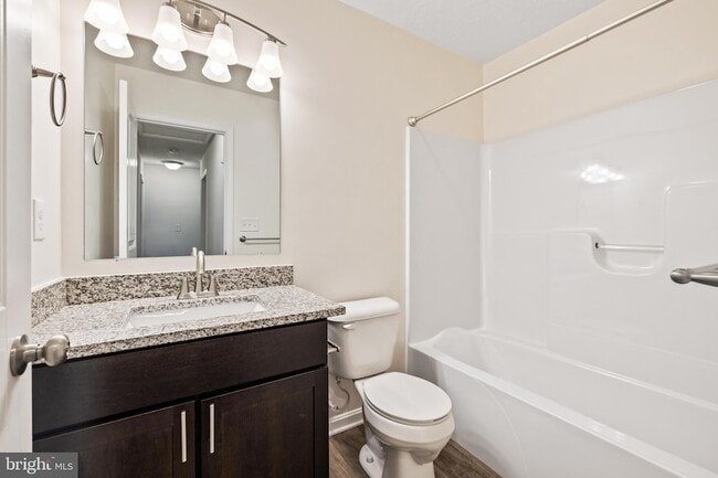 Photo - 338 Cadbury Dr