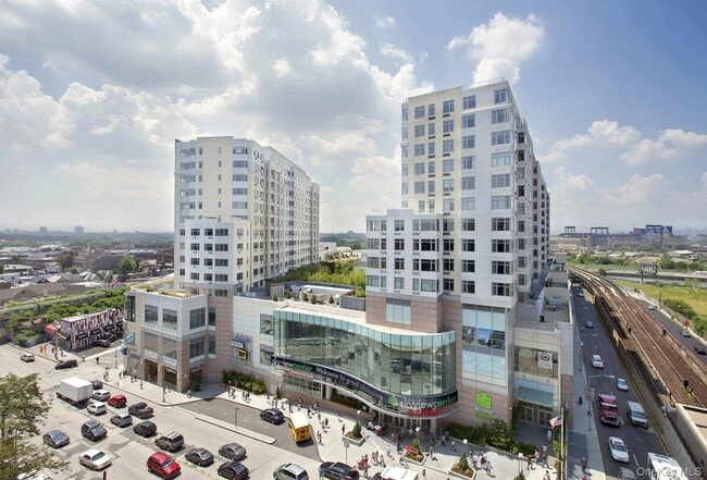 Building Photo - 40-28 College Point Blvd Unit PH108